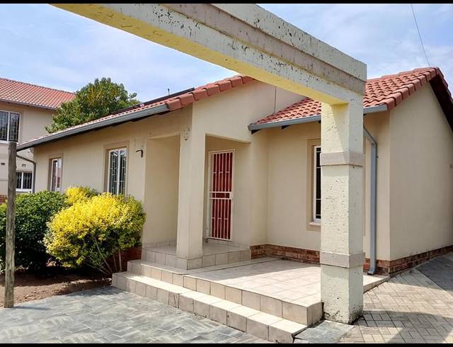 3 BEDROOM PROPERTY TO RENT IN KYA SANDS